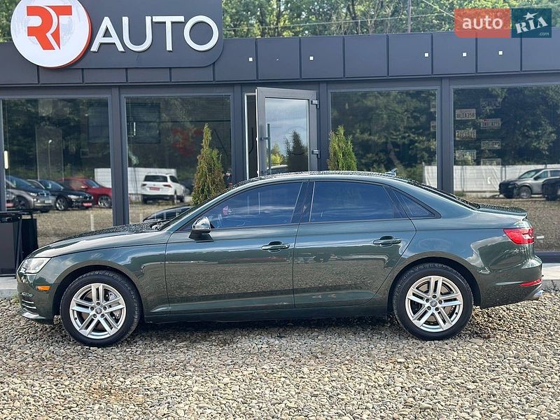 Седан Audi A4 2016 в Львові