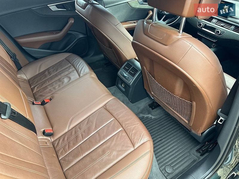 Седан Audi A4 2016 в Львові
