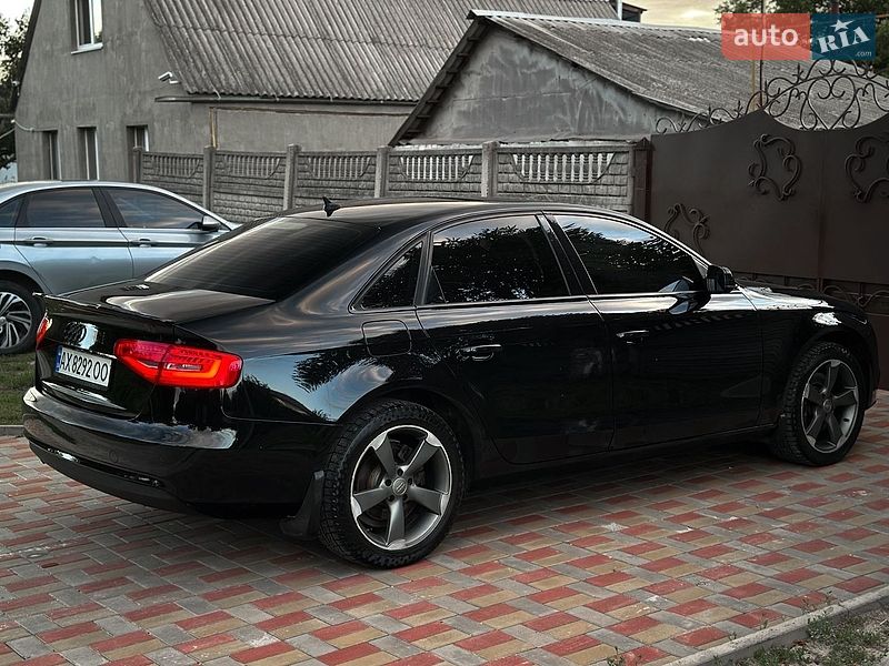 Седан Audi A4 2013 в Дніпрі