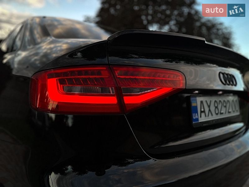 Седан Audi A4 2013 в Дніпрі