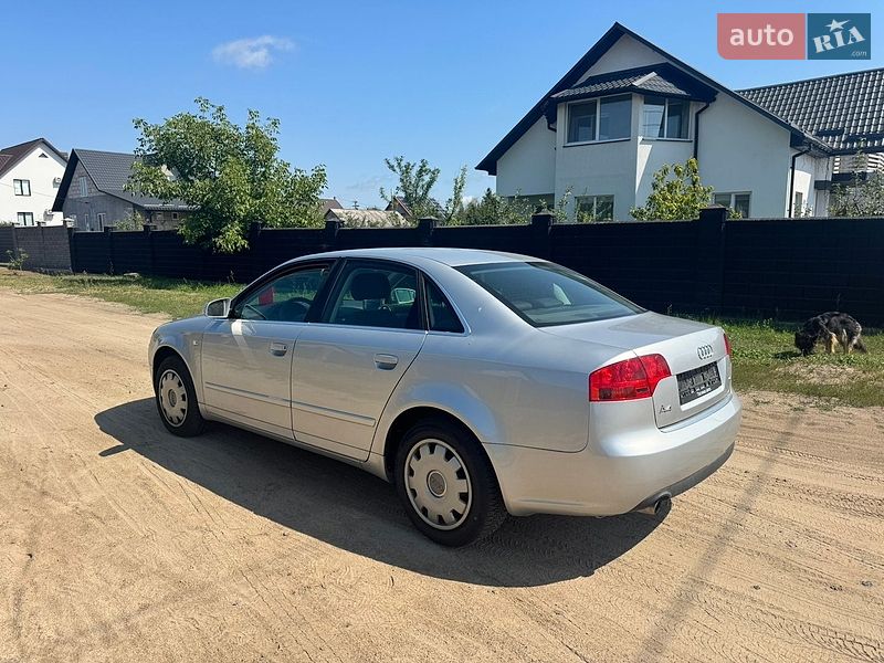 Седан Audi A4 2005 в Сарнах