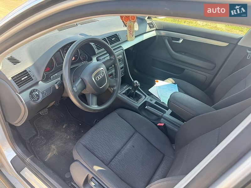 Седан Audi A4 2005 в Сарнах