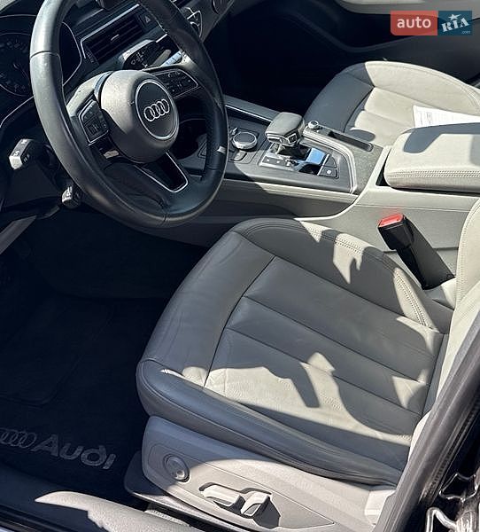 Седан Audi A4 2019 в Стрые