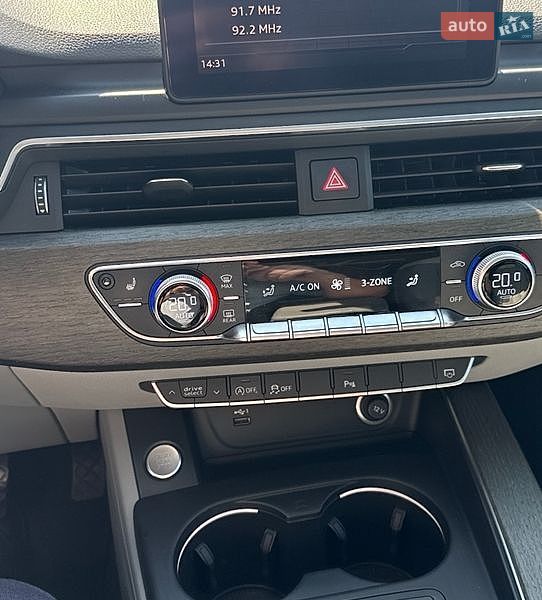 Седан Audi A4 2019 в Стрые