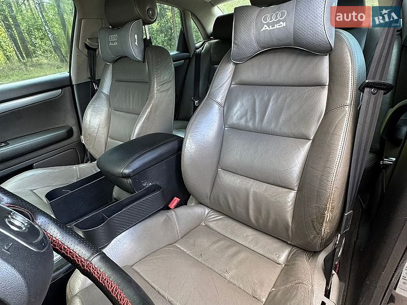 Седан Audi A4 2003 в Городні