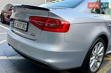 Седан Audi A4 2015 в Львове