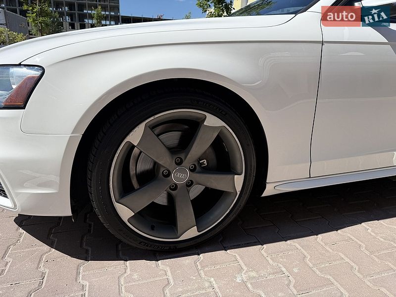 Седан Audi A4 2015 в Киеве