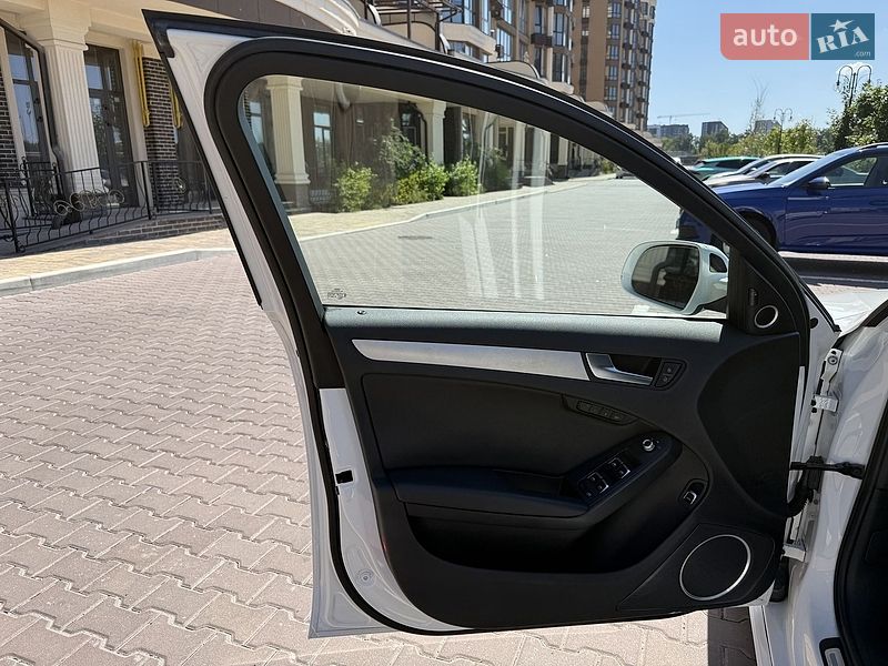 Седан Audi A4 2015 в Києві