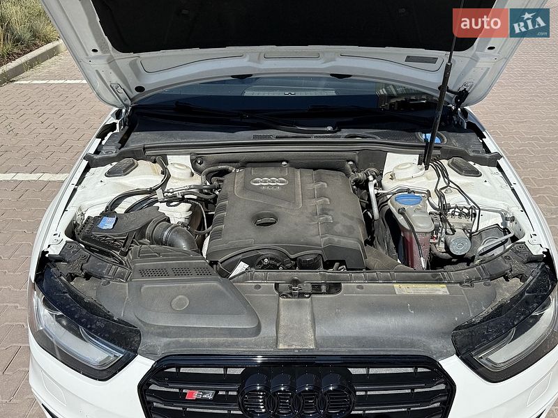 Седан Audi A4 2015 в Киеве