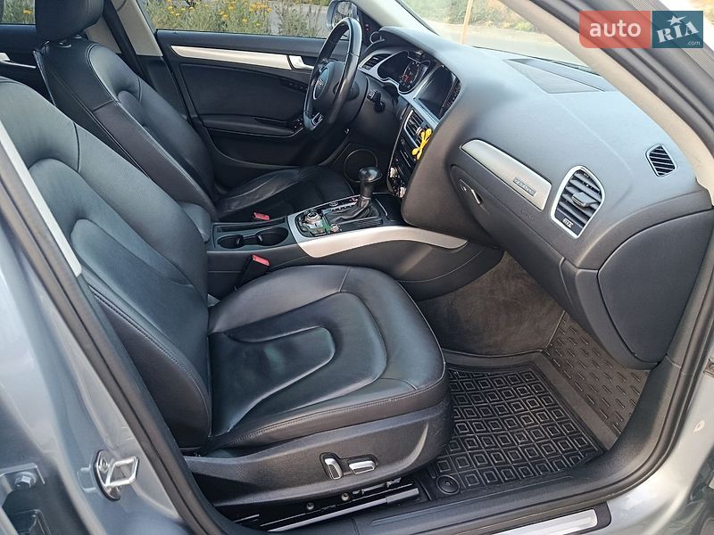 Седан Audi A4 2015 в Львове