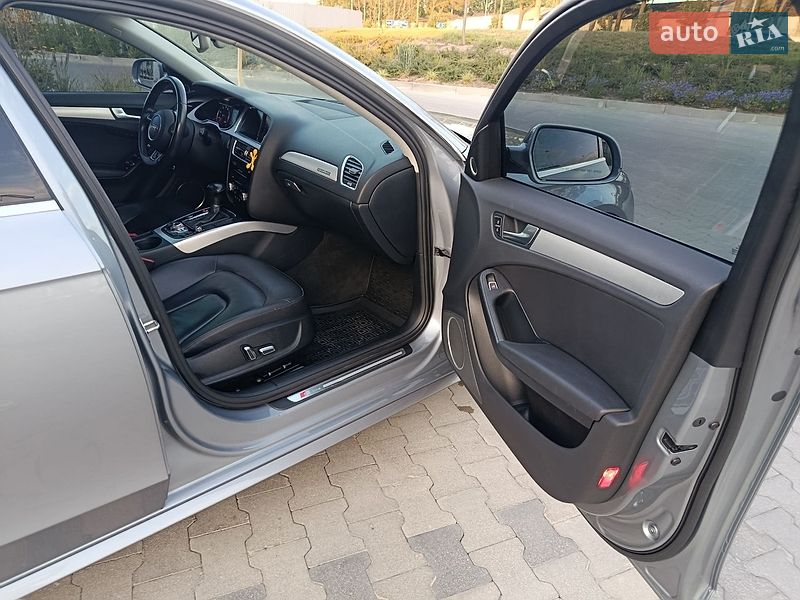 Седан Audi A4 2015 в Львове