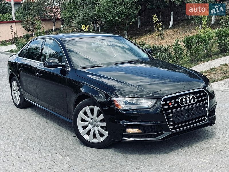 Седан Audi A4 2015 в Львові