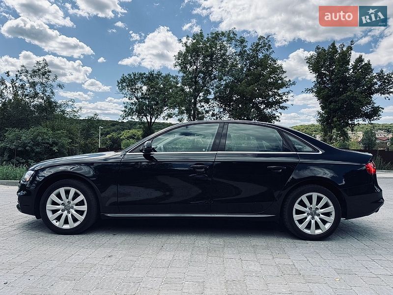 Седан Audi A4 2015 в Львові