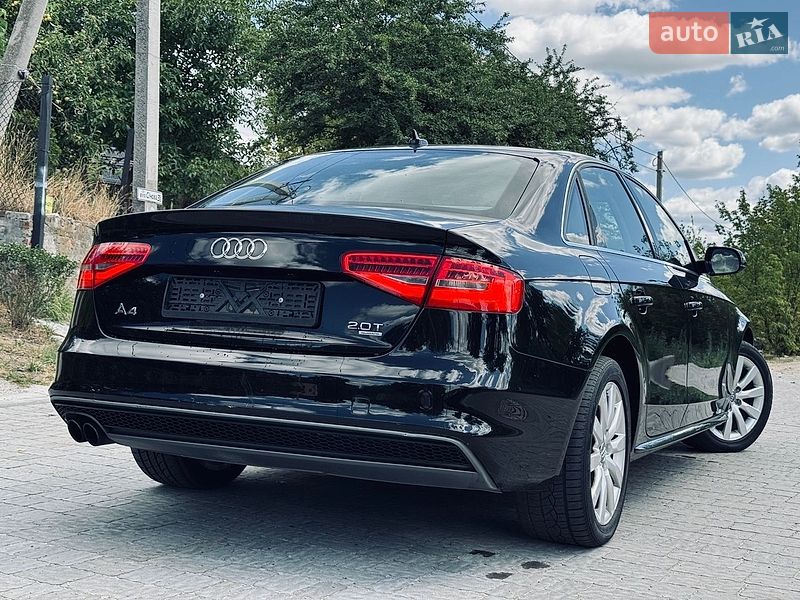 Седан Audi A4 2015 в Львові