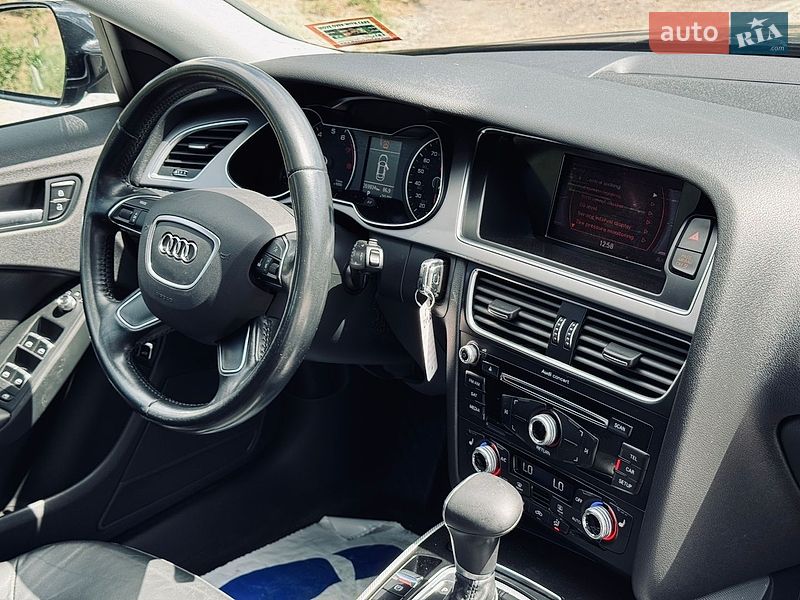 Седан Audi A4 2015 в Львові