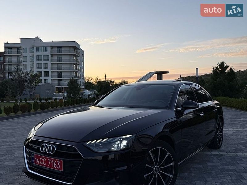 Седан Audi A4 2021 в Мукачевому