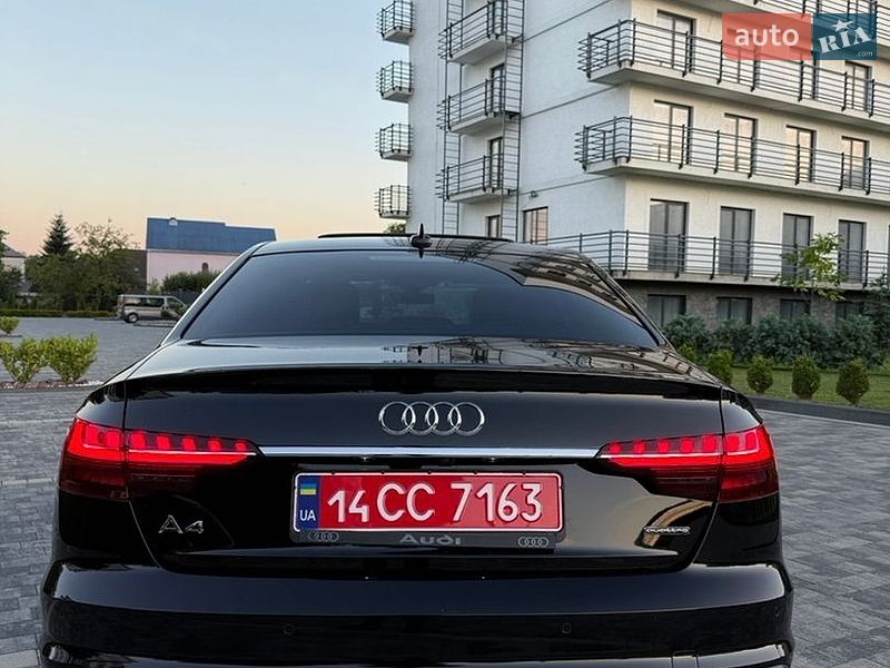 Седан Audi A4 2021 в Мукачевому