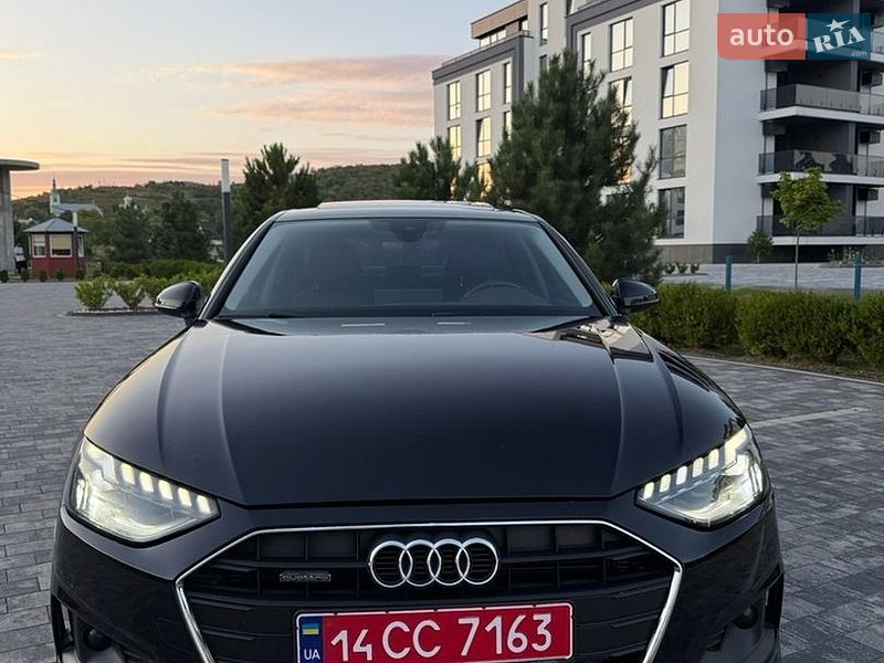 Седан Audi A4 2021 в Мукачевому