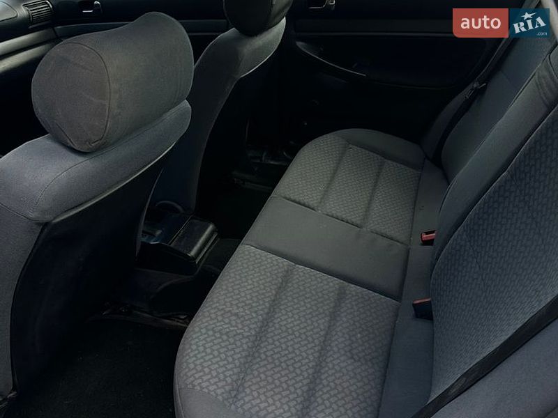 Седан Audi A4 1996 в Дніпрі