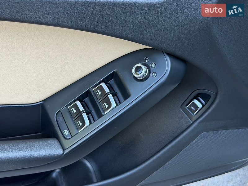 Седан Audi A4 2013 в Днепре
