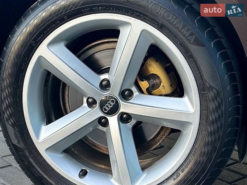 Седан Audi A4 2013 в Дніпрі