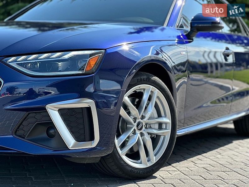 Седан Audi A4 2020 в Львові