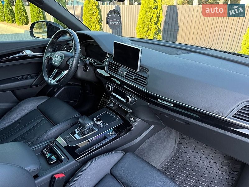 Седан Audi A4 2020 в Львові