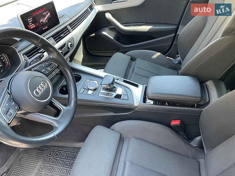 Универсал Audi A4 2018 в Киеве