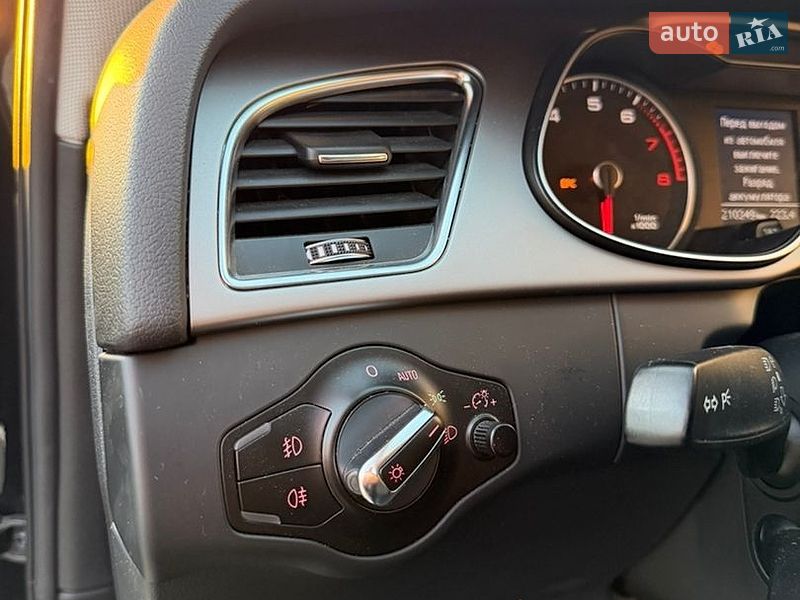 Седан Audi A4 2013 в Луцьку