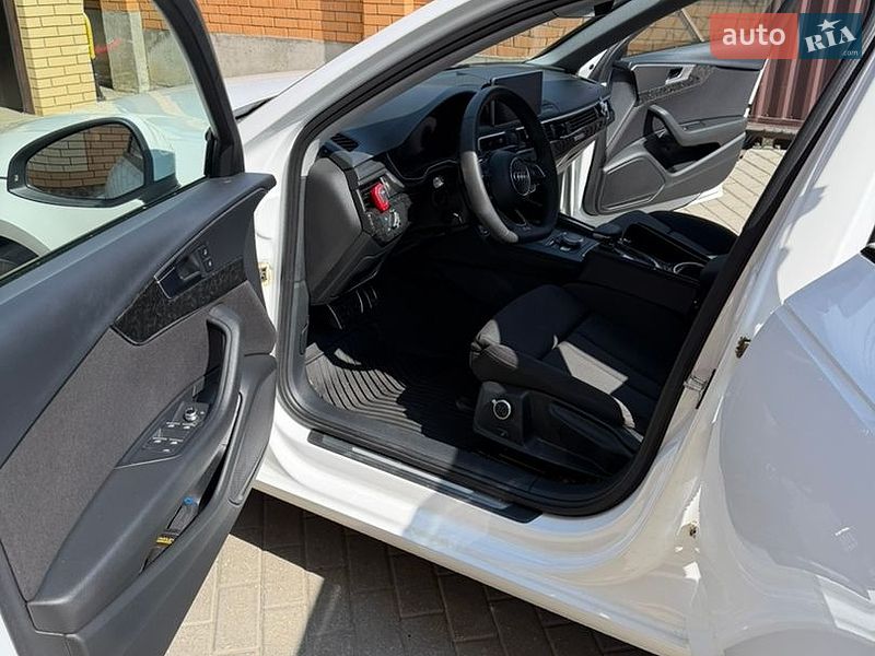 Универсал Audi A4 2018 в Ужгороде