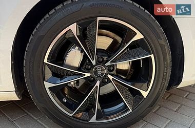 Универсал Audi A4 2018 в Ужгороде