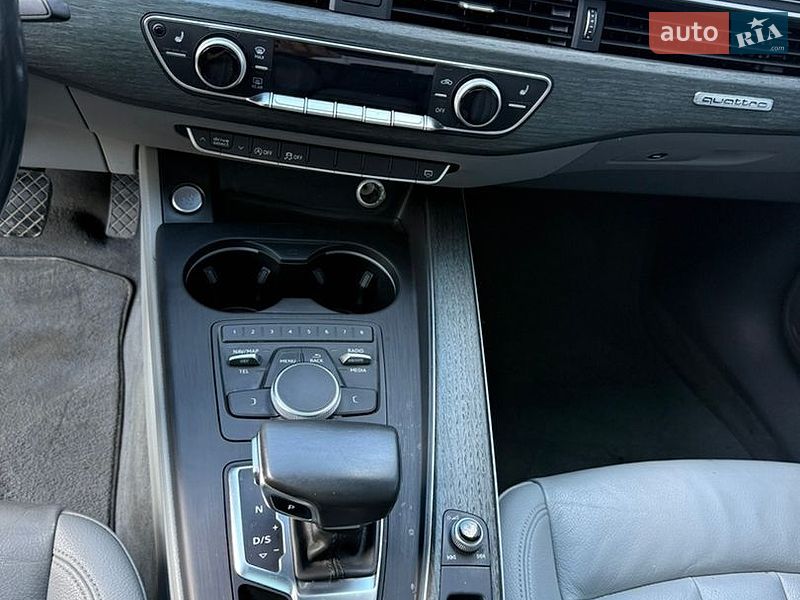 Седан Audi A4 2016 в Киеве