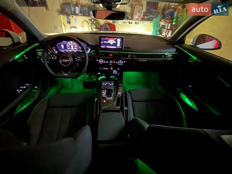 Универсал Audi A4 2018 в Ужгороде