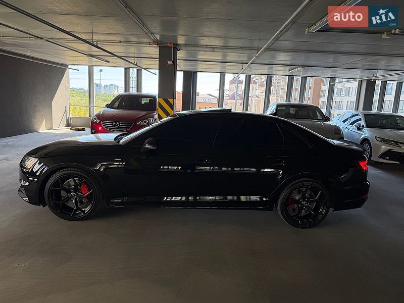 Седан Audi A4 2017 в Києві