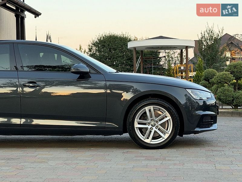 Седан Audi A4 2017 в Стрию