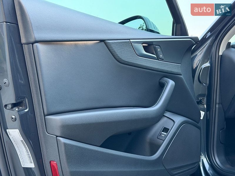 Седан Audi A4 2017 в Стрию
