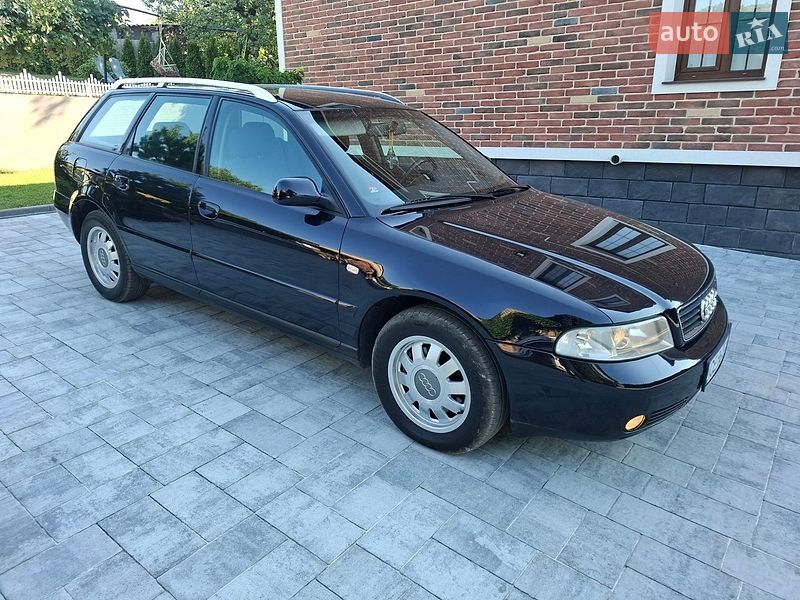 Універсал Audi A4 2000 в Чернівцях