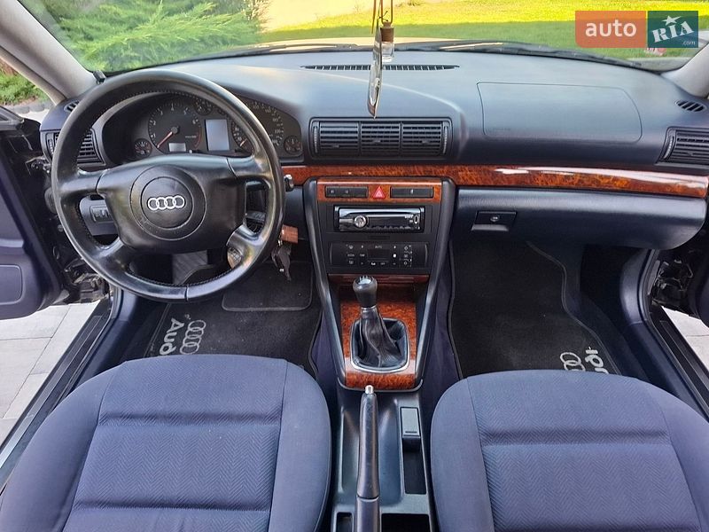 Універсал Audi A4 2000 в Чернівцях