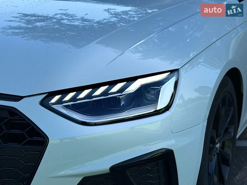 Седан Audi A4 2021 в Киеве