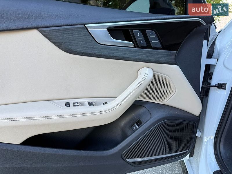Седан Audi A4 2021 в Киеве