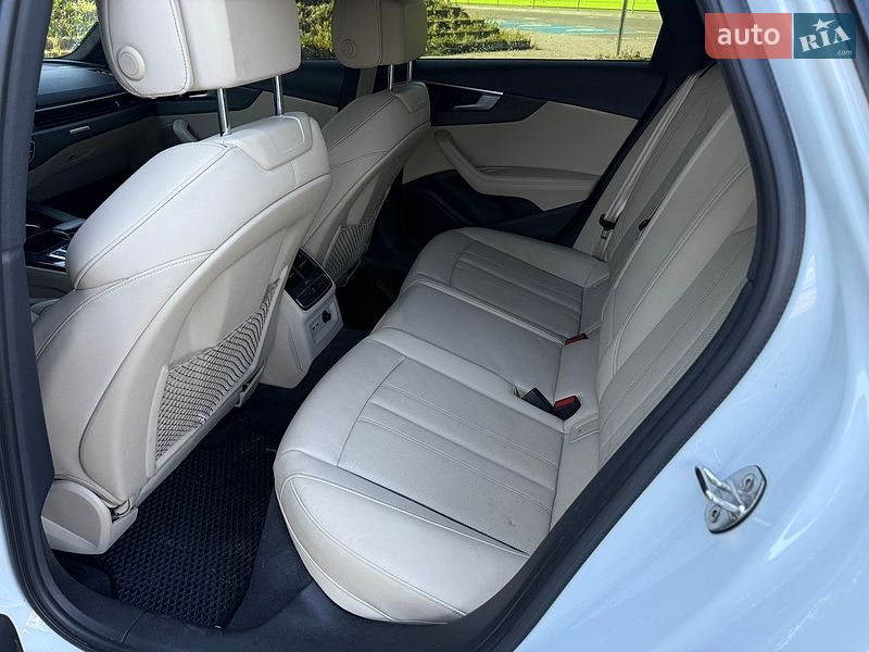 Седан Audi A4 2021 в Киеве