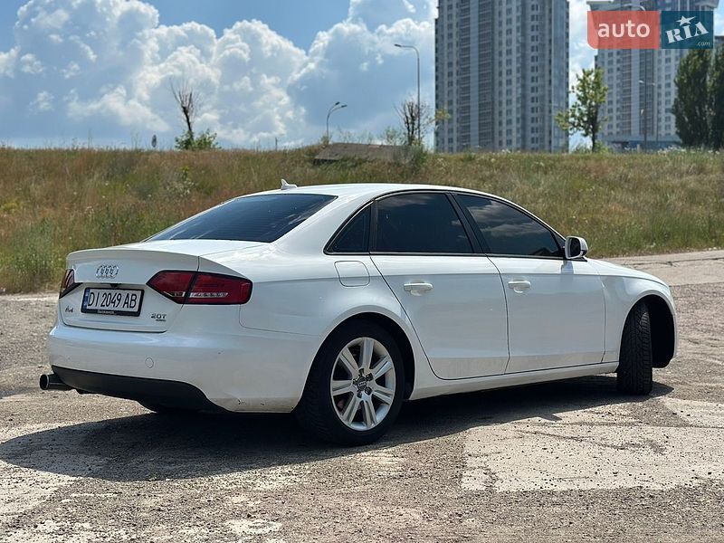 Седан Audi A4 2010 в Киеве