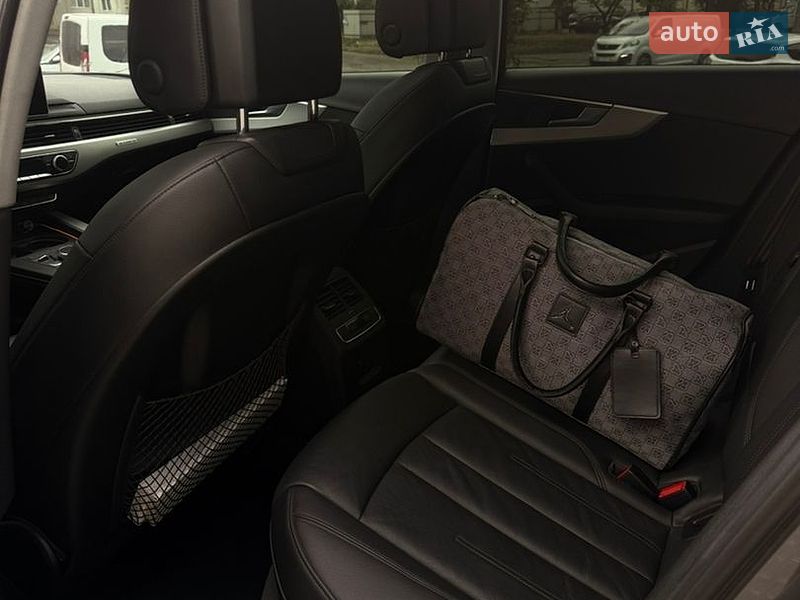 Седан Audi A4 2016 в Ивано-Франковске