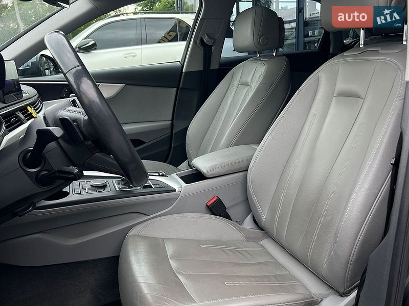 Седан Audi A4 2017 в Ивано-Франковске