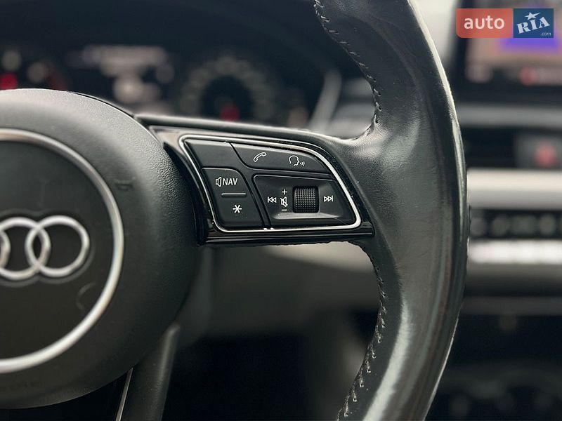 Седан Audi A4 2017 в Ивано-Франковске
