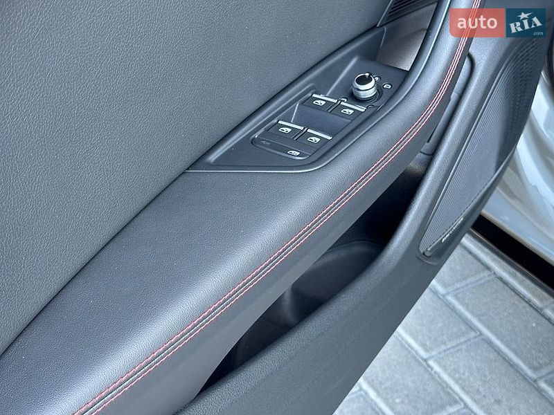 Седан Audi A4 2018 в Ровно