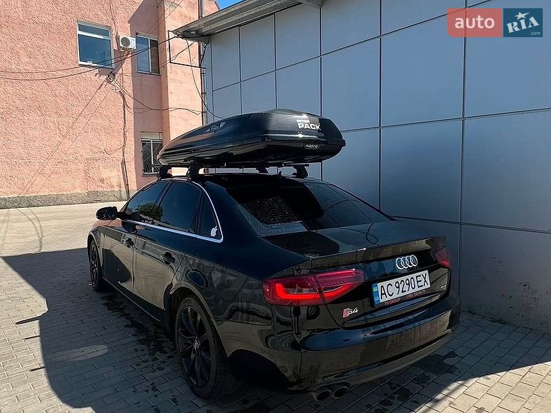 Седан Audi A4 2012 в Горохові