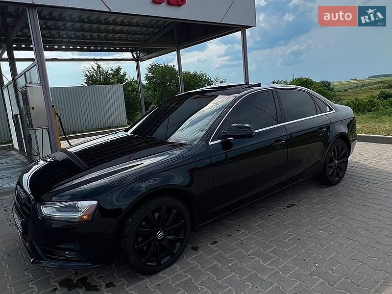 Седан Audi A4 2012 в Горохові