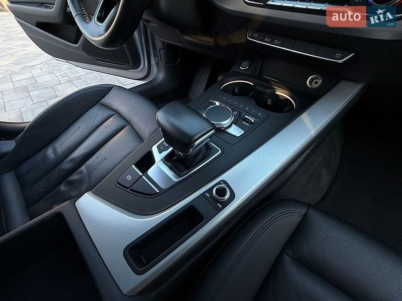 Седан Audi A4 2016 в Одессе