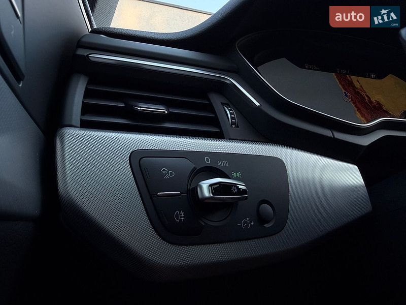 Седан Audi A4 2016 в Одессе